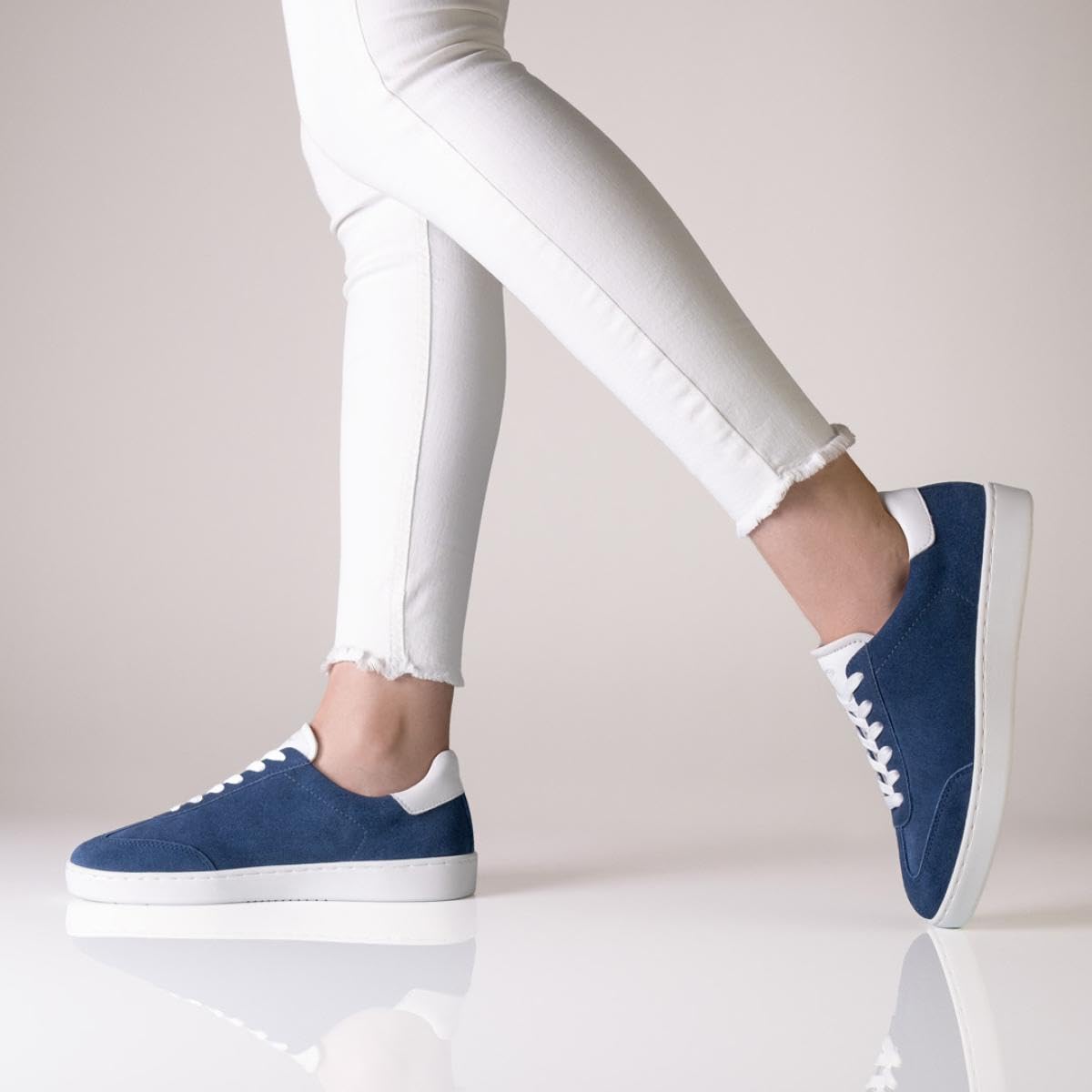 anna-kern-suny-7005-tanzsneaker-blau-velourleder image 3
