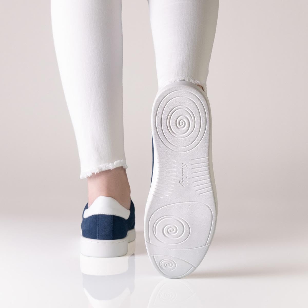 anna-kern-suny-7005-tanzsneaker-blau-velourleder image 5