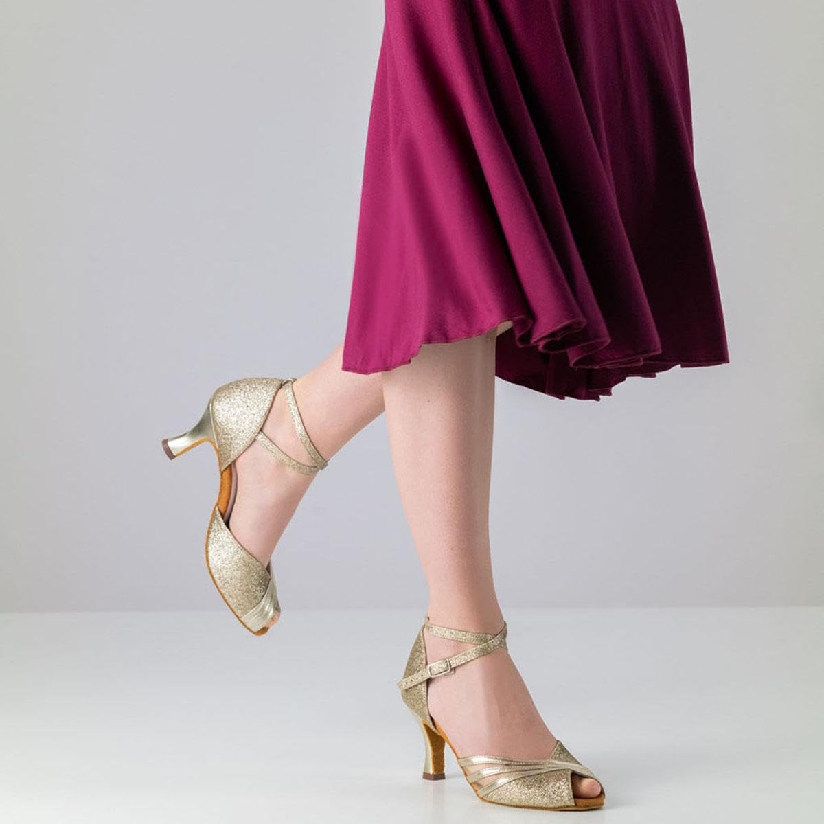anna-kern-charlize-tanzschuhe-gold-brokat-6-cm-flare image 3