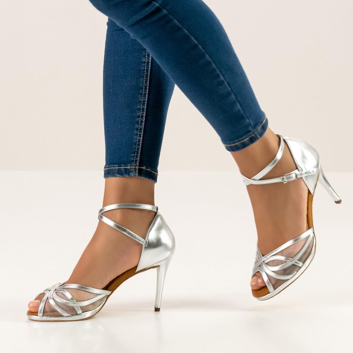anna-kern-desiree-950-80-tanzschuhe-silber-leder-8-cm image 3