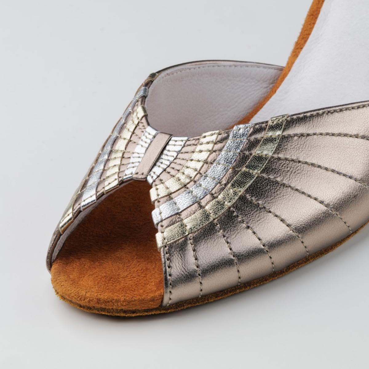 anna-kern-corinne-tanzschuh-leder-antik-5-cm-flare-absatz image 5