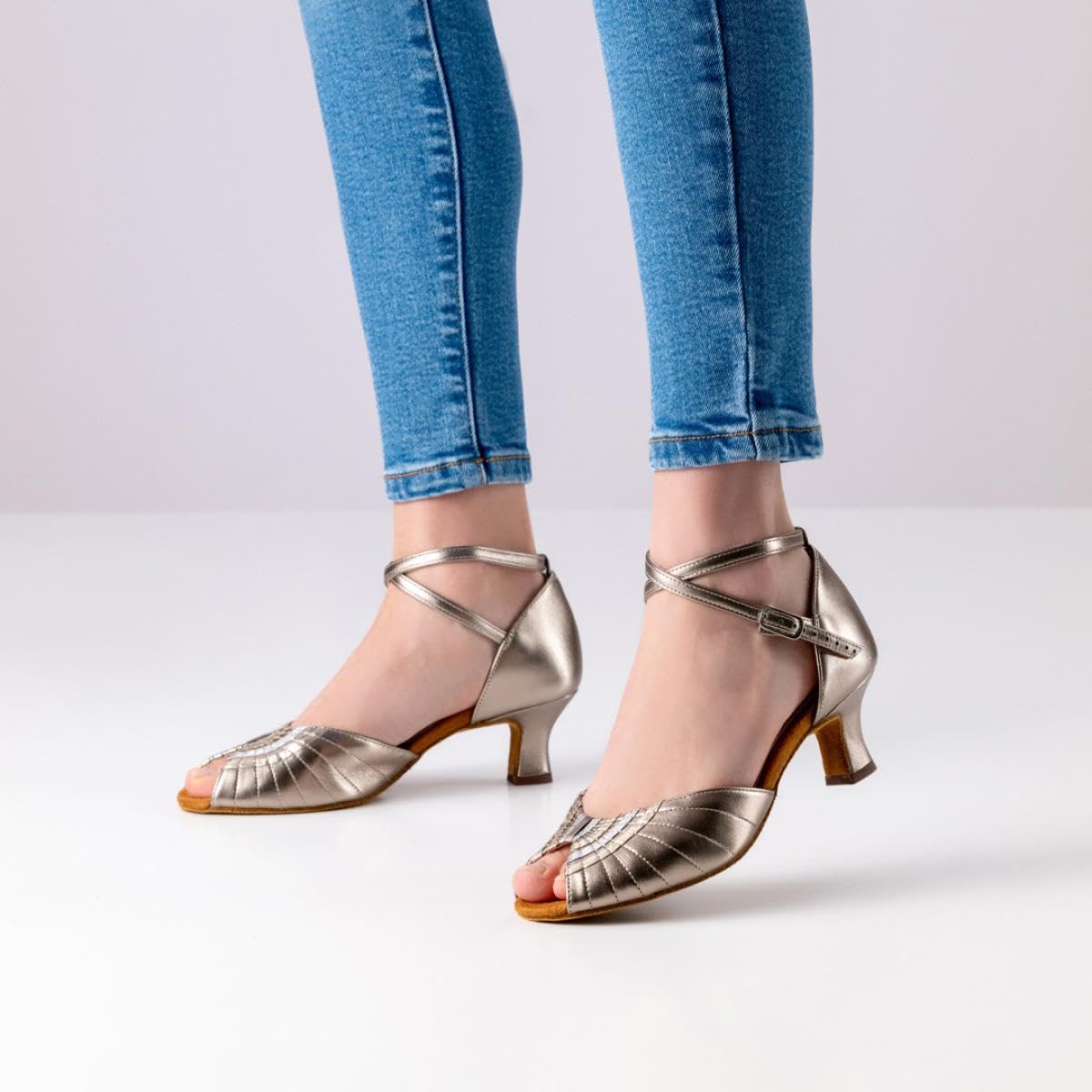 anna-kern-corinne-tanzschuh-leder-antik-5-cm-flare-absatz image 4